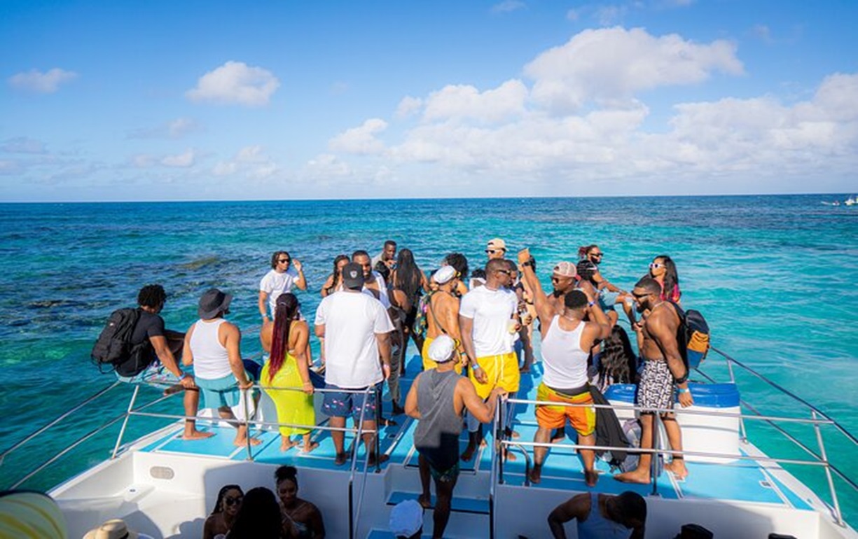 Best Games to Play on a Booze Cruise