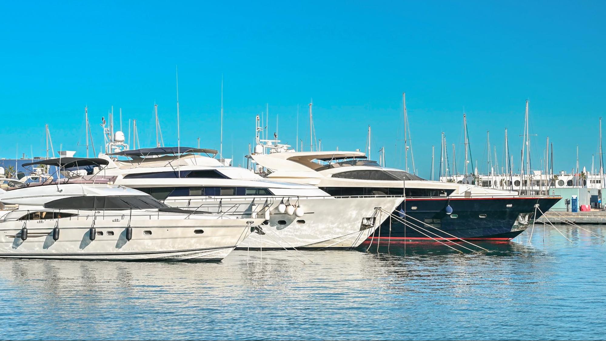 How Corporate Yacht Charters Create Unique Networking Experiences on the Water?